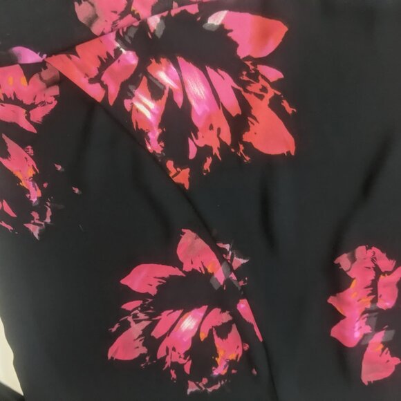 Vince Camuto Size XS Black Floral Tunic - Picture 15 of 16